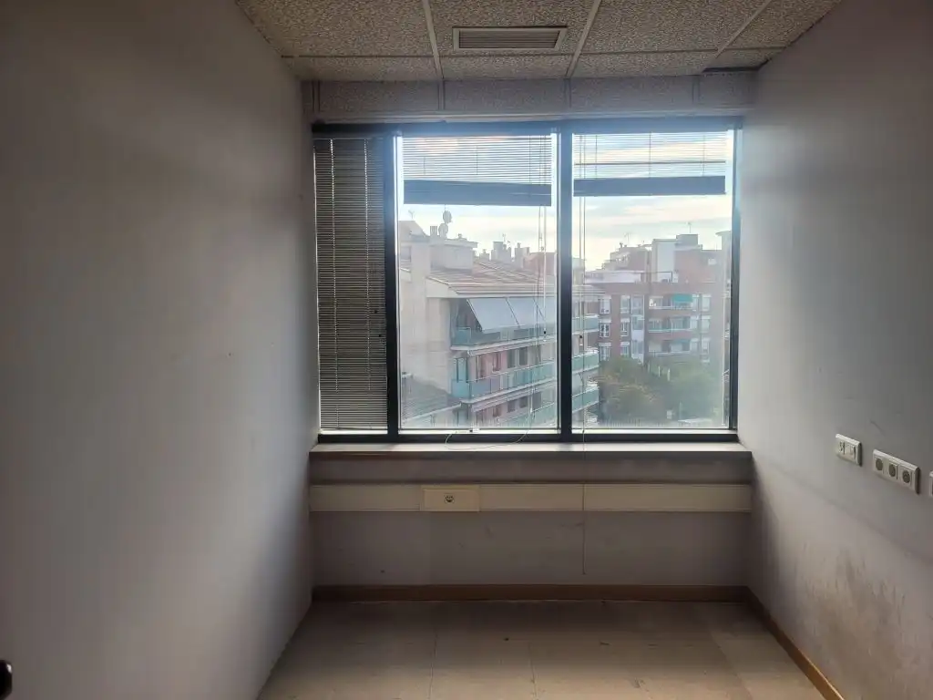 Büro zur Miete in Esplugues de Llobregat