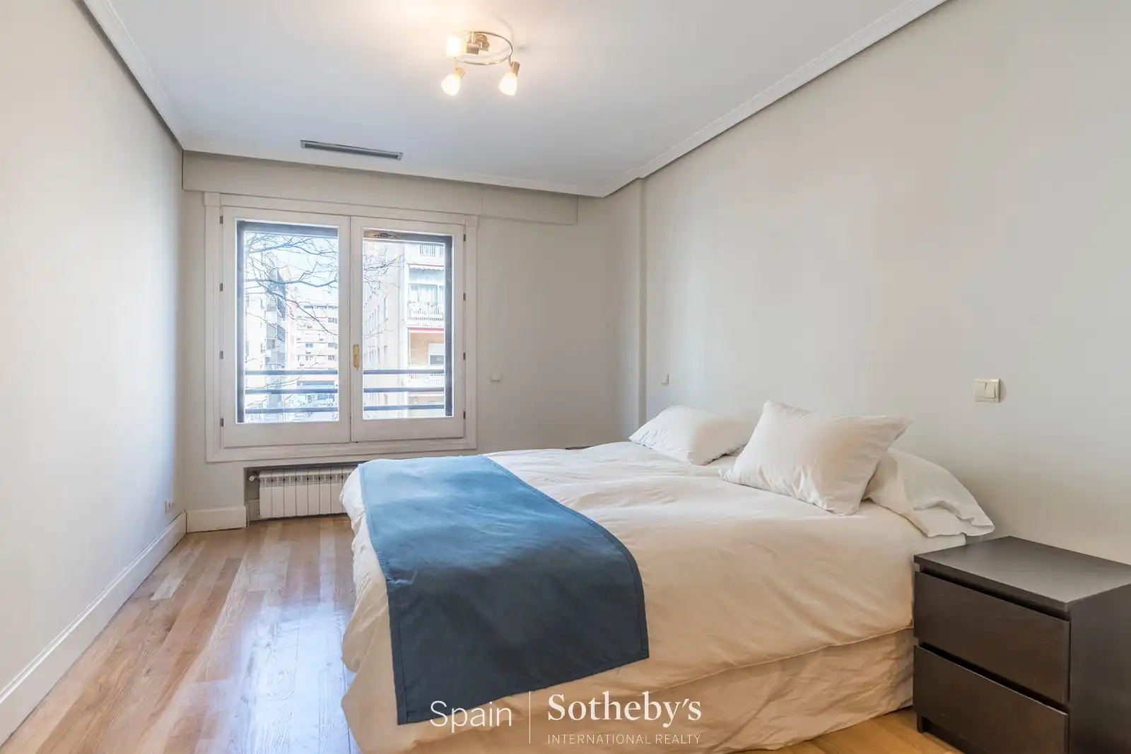 Bedroom of Apartments for rent in Madrid  with Air Conditioner, Heating and Storage room