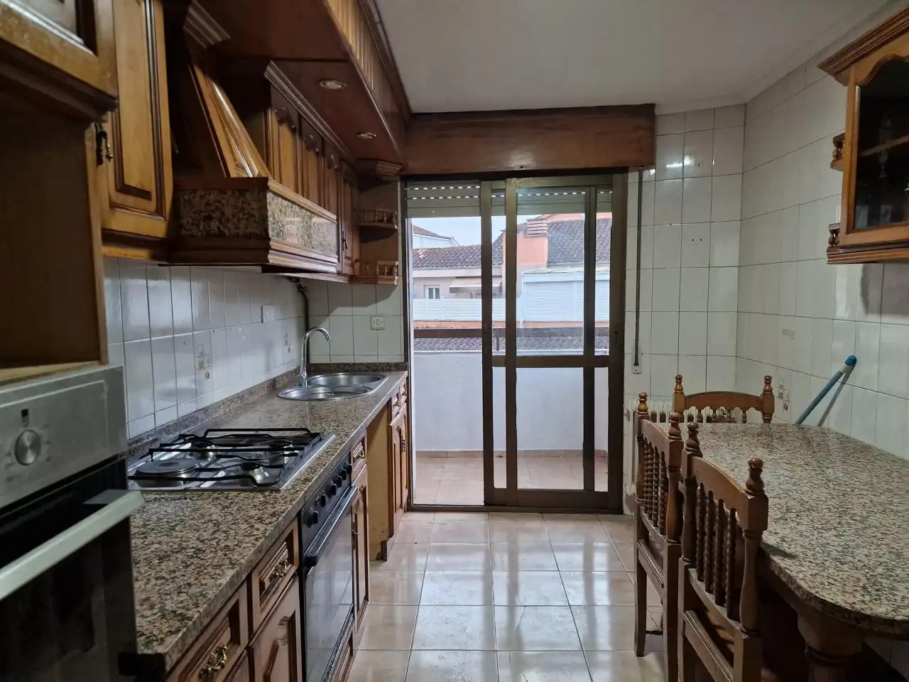 Küche von Wohnung zum Verkauf in Ourense Capital  mit Heizung