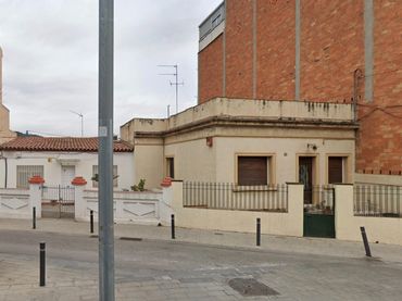 Casa con balcone in vendita a Carrer CASTELLBISBAL