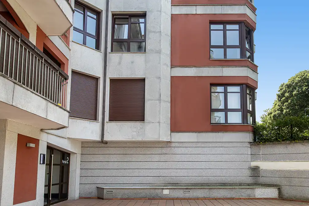 Vista exterior de Pis en venda en Llanes amb Calefacció i Terrassa