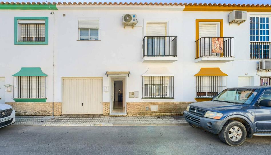 Foto 1 de Casa adosada en venda a Calle Garria, Umbrete, Sevilla