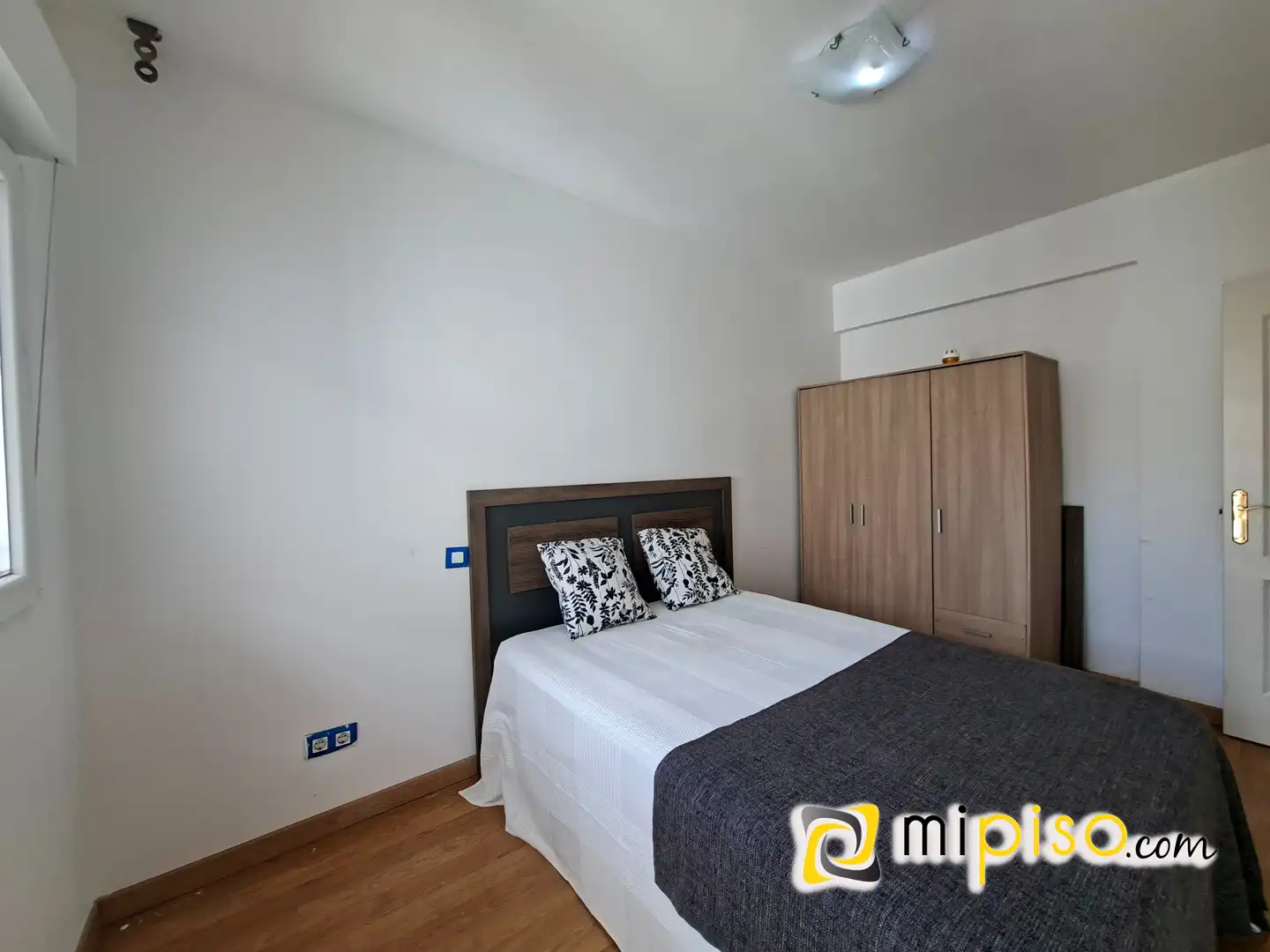 Habitación de Piso en venta en Santoña con Calefacción
