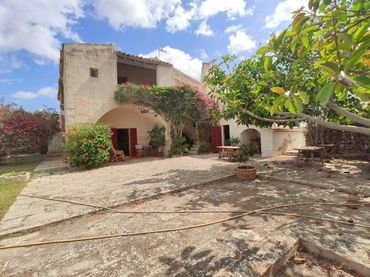 Chalet con jardín en venta en Cala Blanca