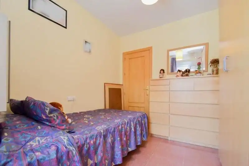 Dormitori de Casa o xalet en venda en Alhendín amb Jardí privat, Terrassa i Piscina comunitària