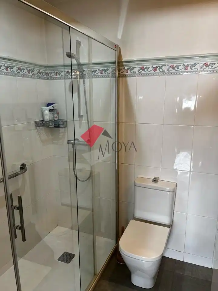 Badezimmer von Wohnung zum Verkauf in Vigo  mit Heizung, Terrasse und Abstellraum