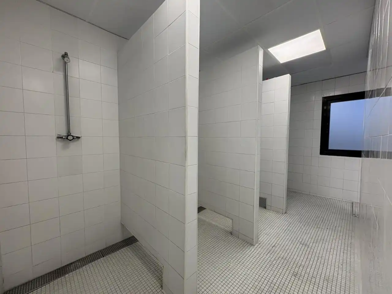 Baño de Nave industrial de alquiler en El Prat de Llobregat con Calefacción y Alarma