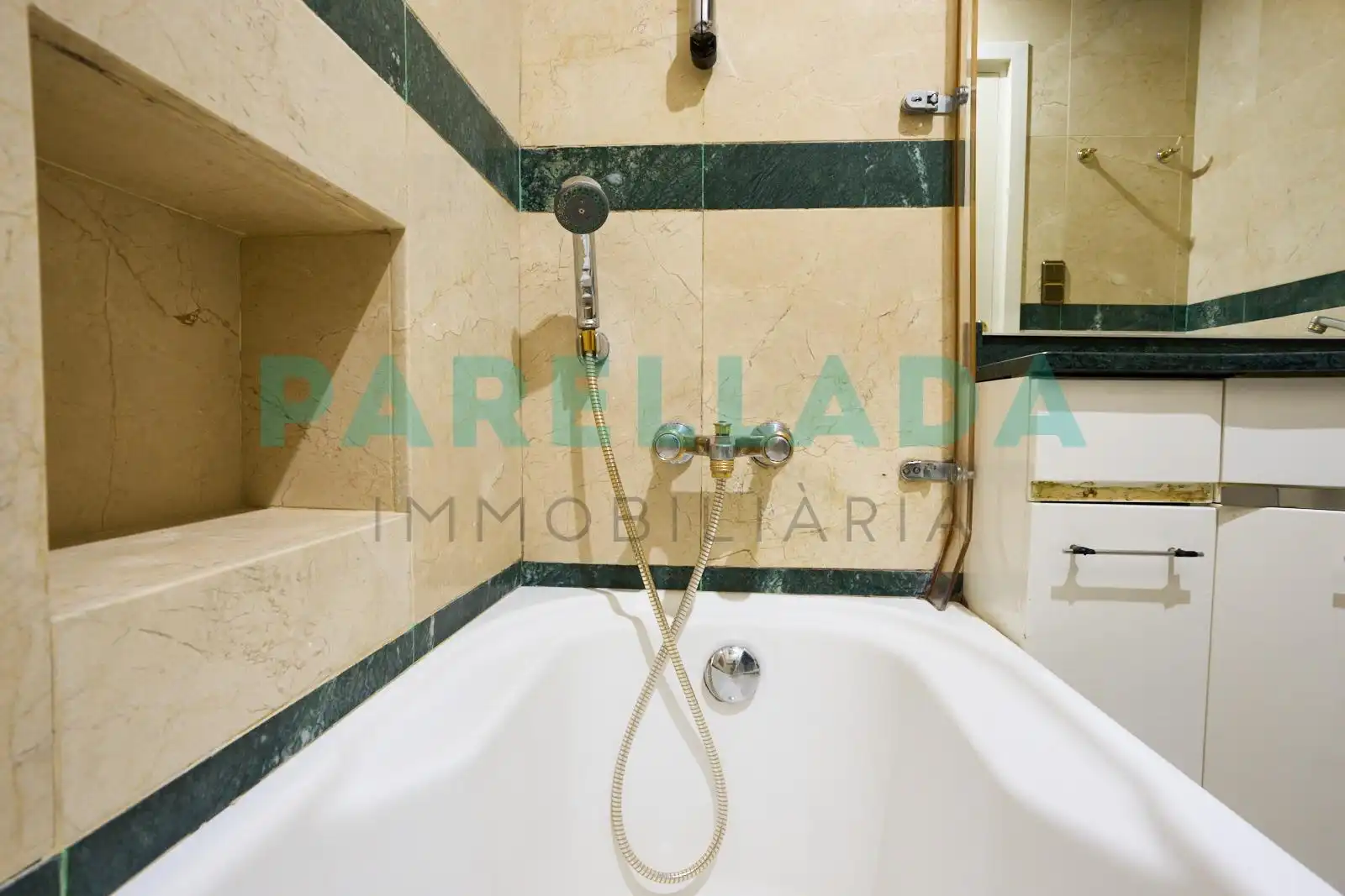 Bathroom of Flat for sale in Badalona  with Air Conditioner and Balcony