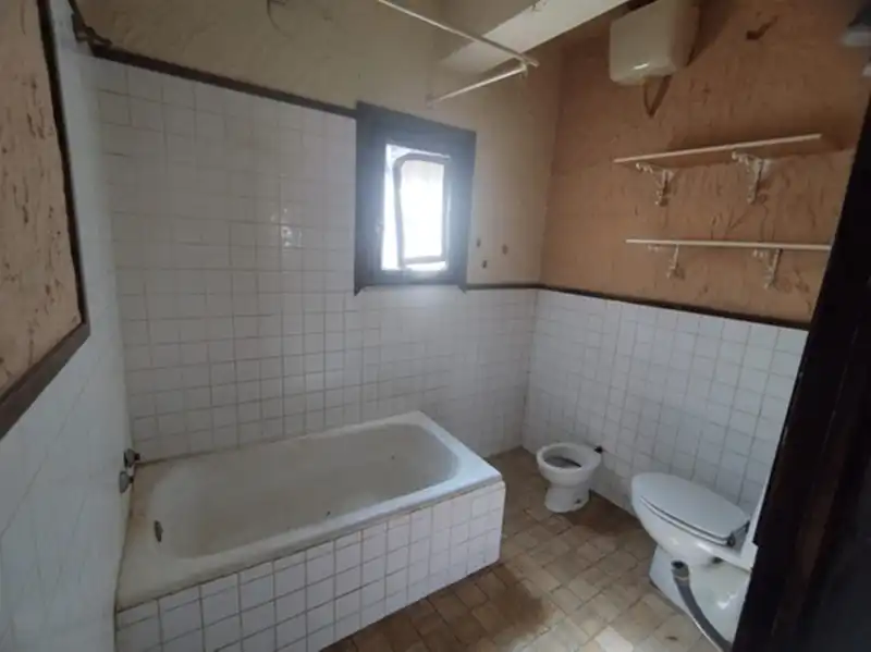 Bany de Casa o xalet en venda en El Castillo de las Guardas