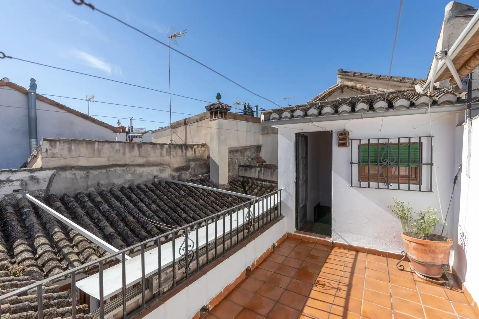 Exterior view of Houses for sale in Granada