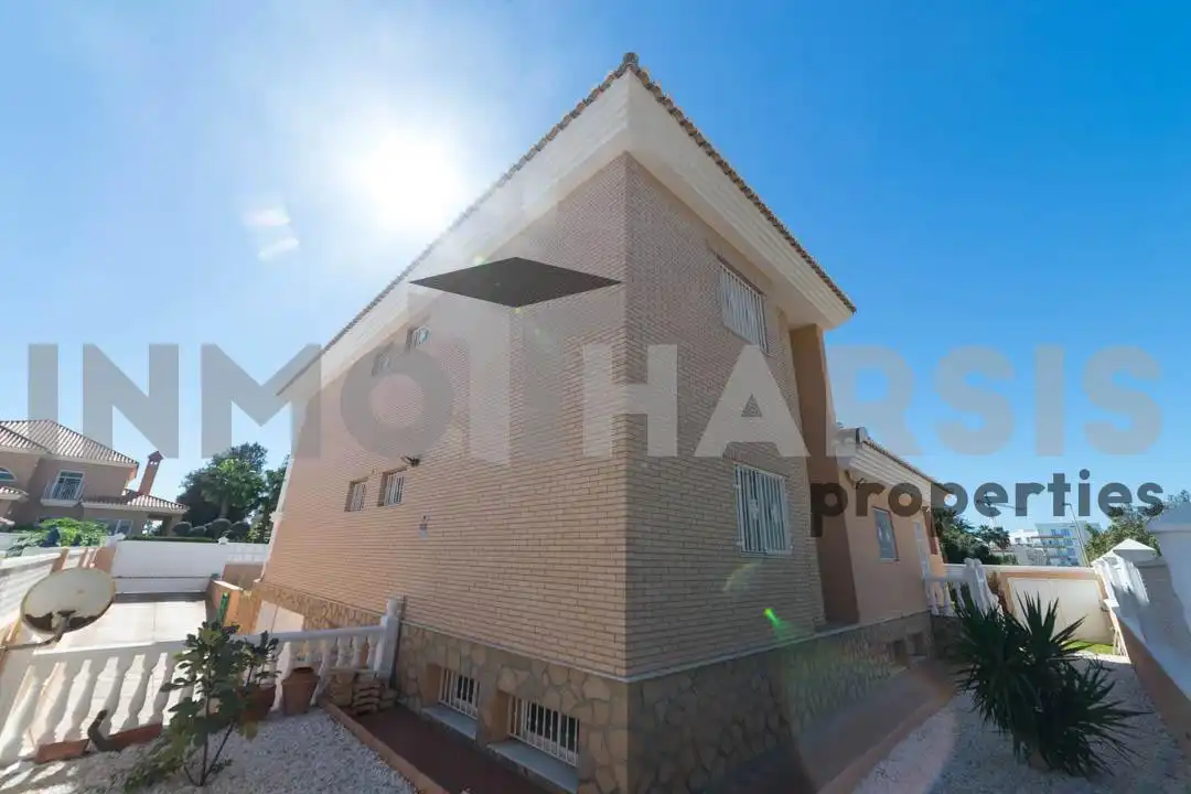Villa mit Terrasse zum Verkauf in AVIACION (U) 1, imagen 17