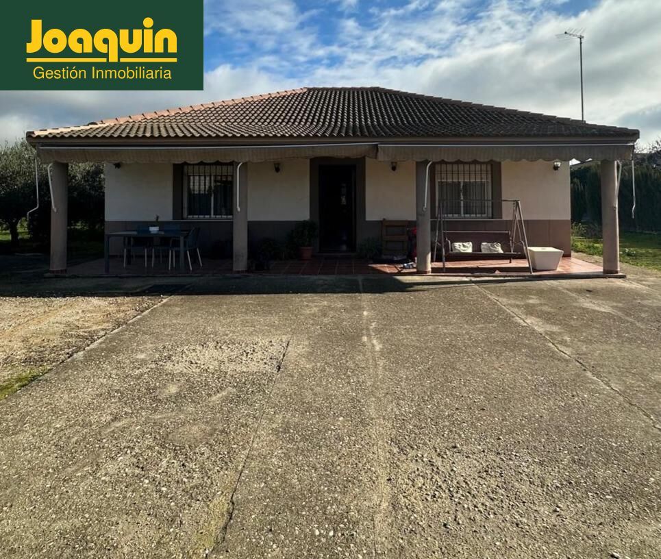 Vista exterior de Residencial en venta en  Córdoba Capital