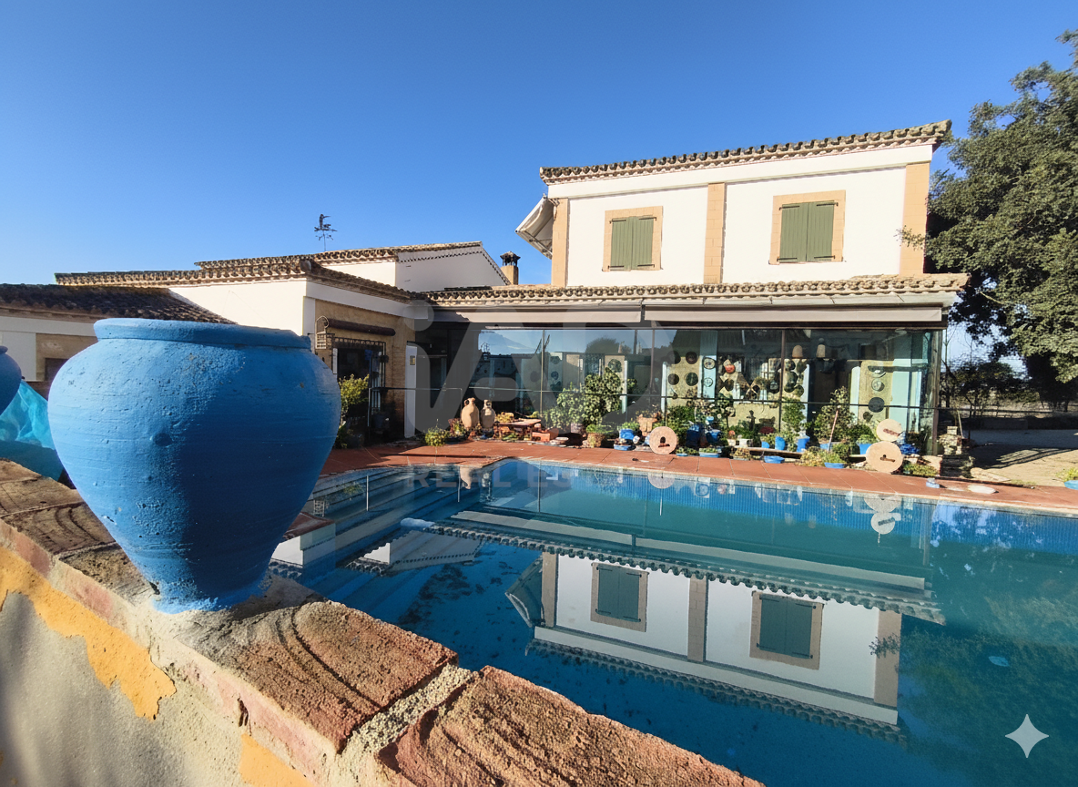 Country house for sale in La Roda de Andalucía