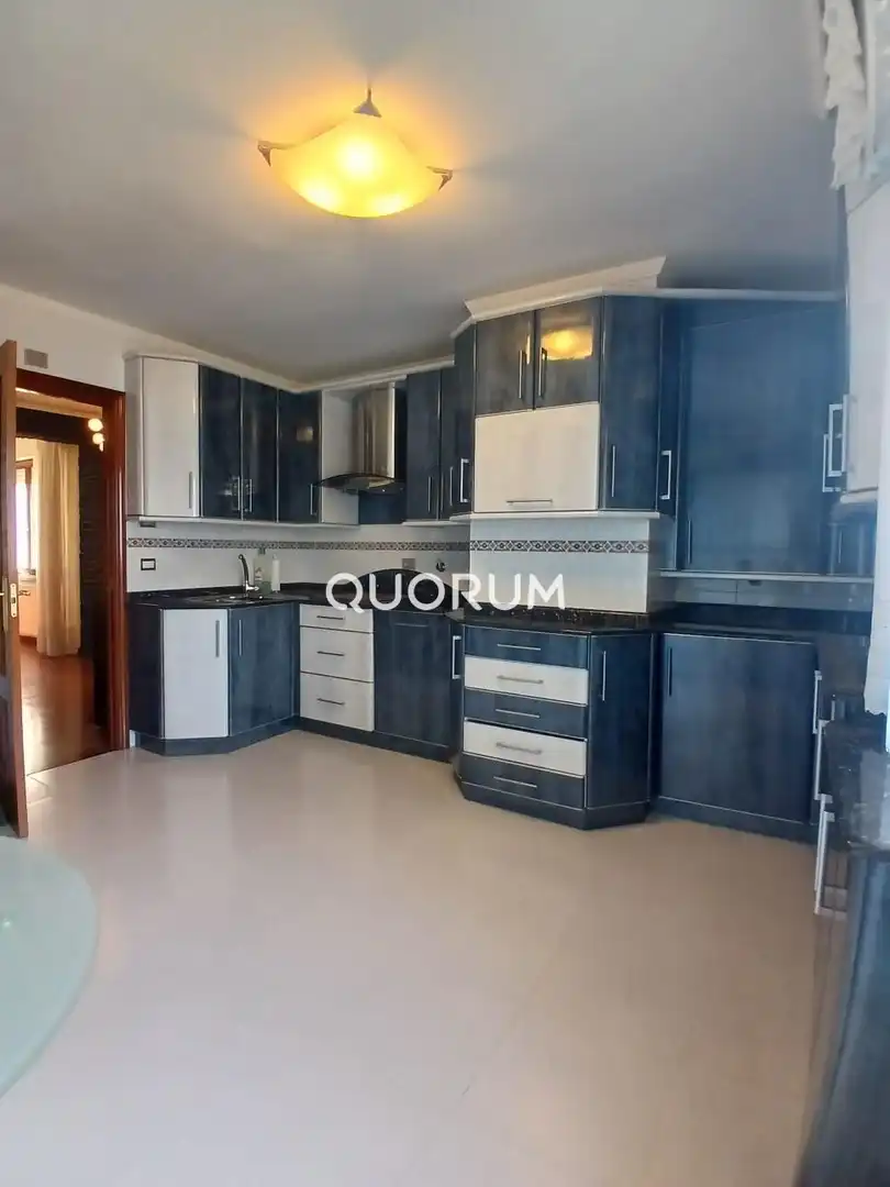 Cocina de Ático en venta en Barakaldo  con Calefacción, Terraza y Trastero