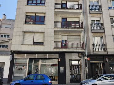 Flat with balcony for sale in Rúa Luis Calvo 27