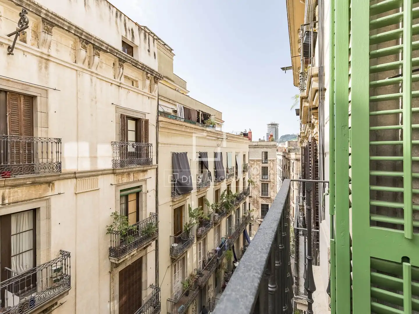 Vista exterior de Pis en venda en Barcelona amb Aire condicionat, Calefacció i Balcó