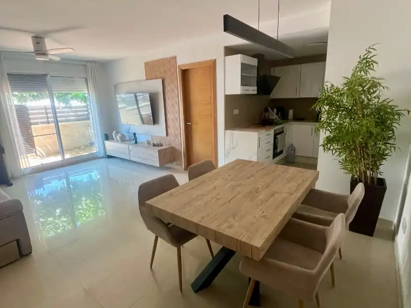 Rez-de-chaussée avec piscine à louer à Carrer mas del Cec 20