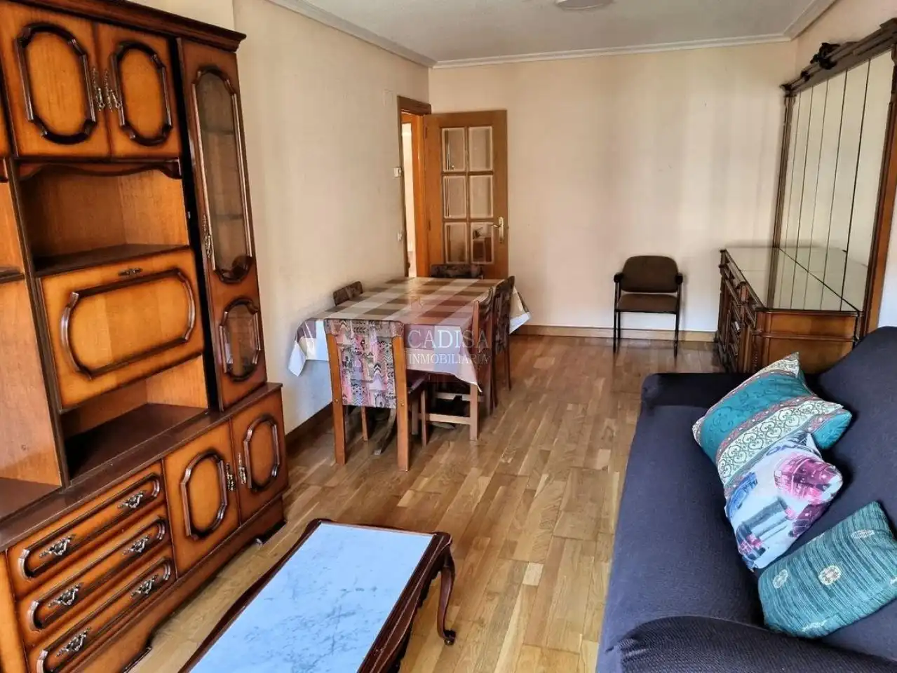 Living room of Flat for rent in Salamanca  with Heating, Parquet flooring and Furnished