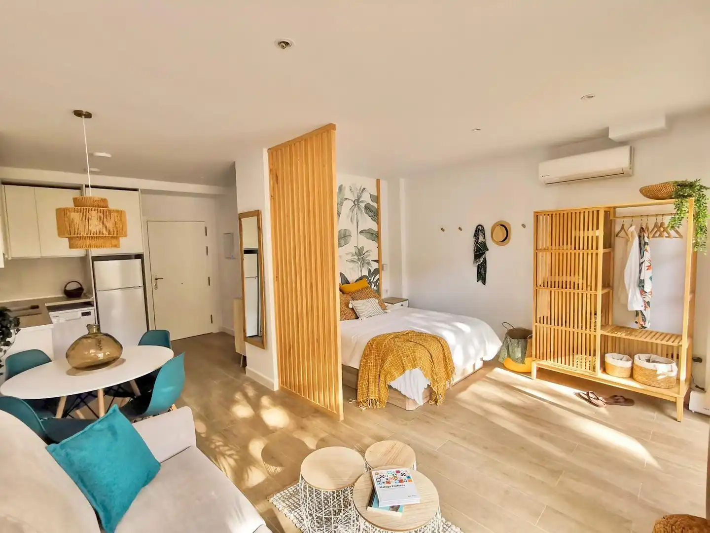 Bedroom of Flat for sale in Marbella  with Air Conditioner, Heating and Private garden
