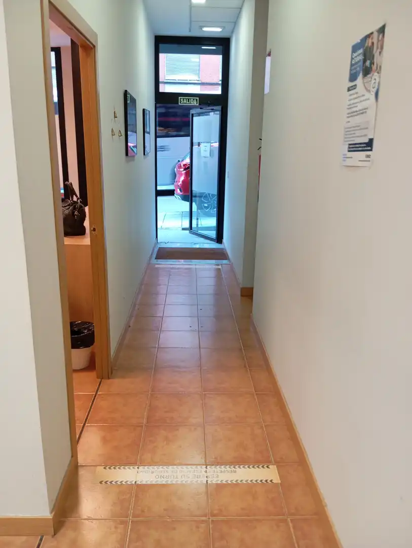 Oficina de alquiler en Oviedo  con Calefacción