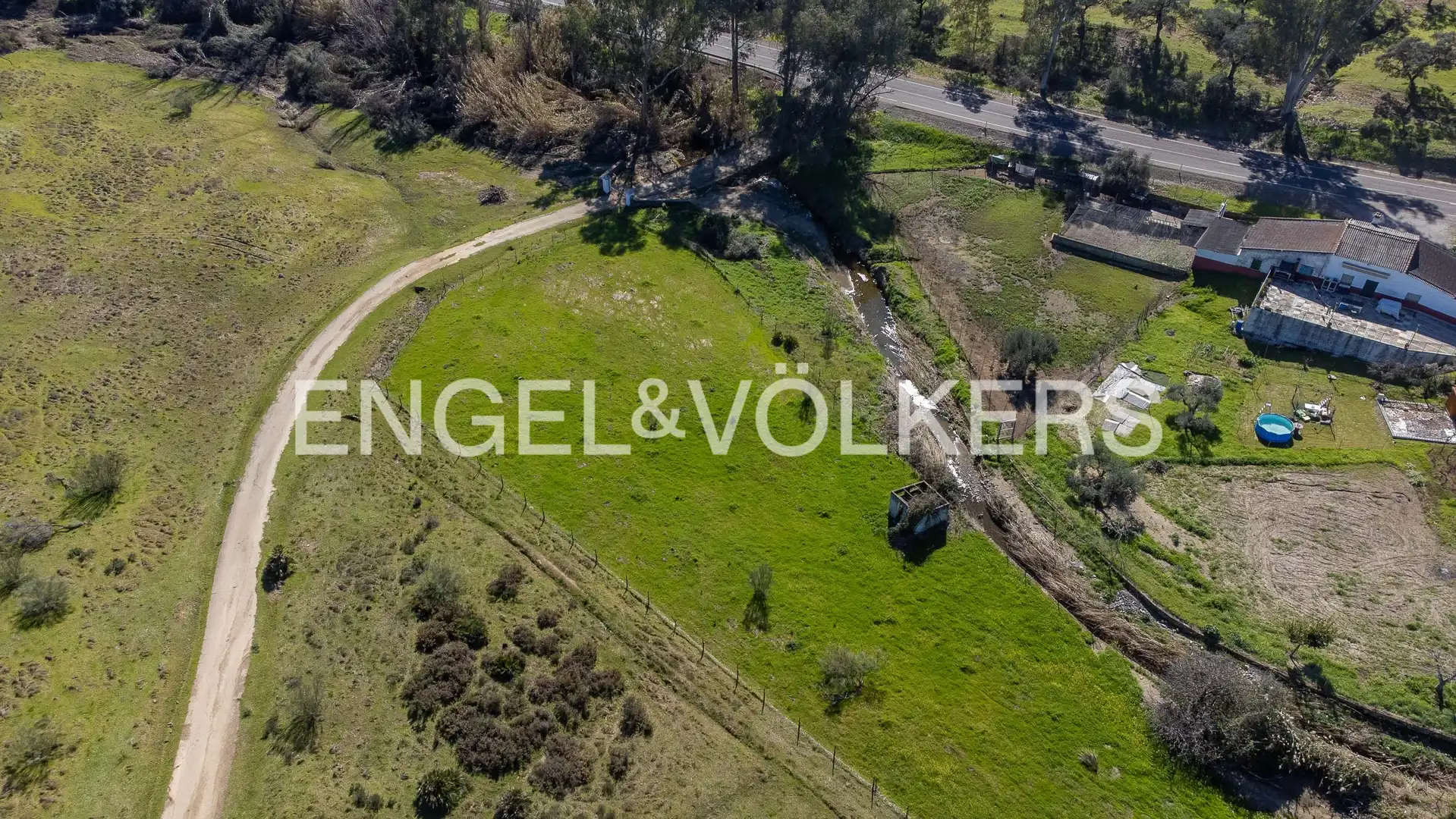 Finca rústica en venta en El Castillo de las Guardas con Aire acondicionado, Calefacción y Jardín privado