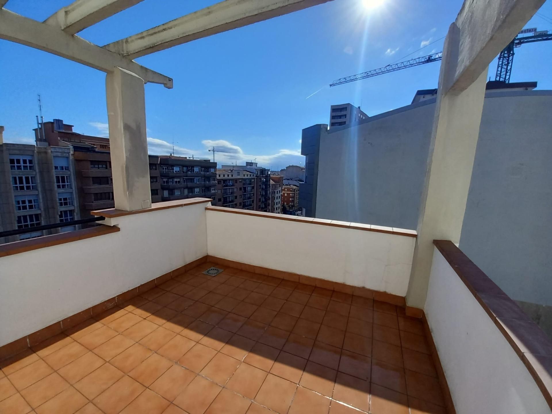 Terrassa de Àtic en venda en  Logroño amb Calefacció