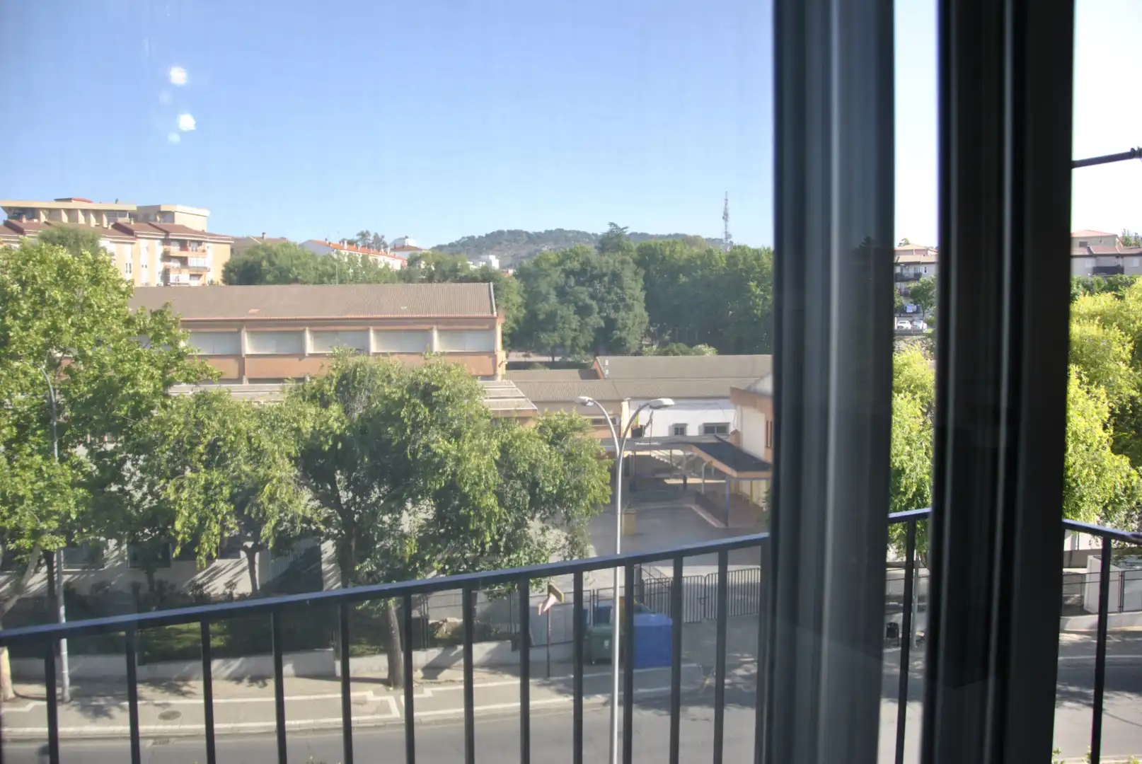 Wohnung zur Miete in Plasencia mit Klimaanlage, Heizung und Terrasse