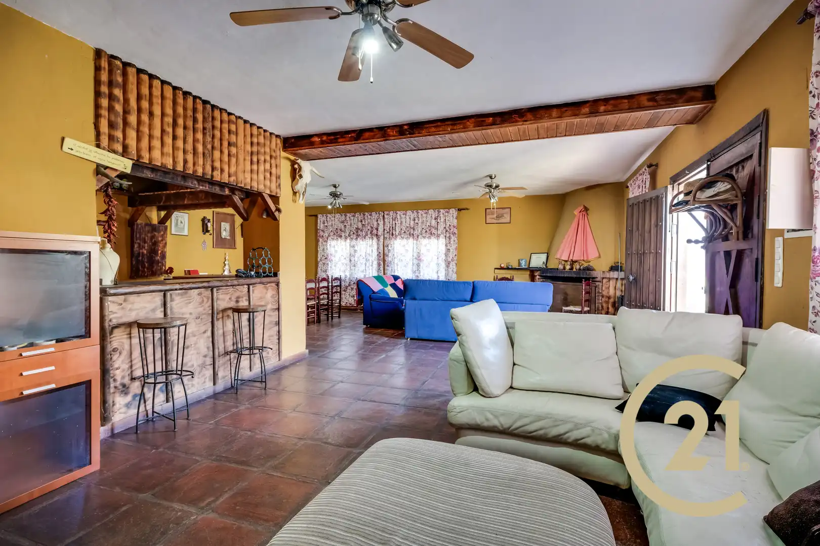 Sala de estar de Finca rústica en venta en Monda con Jardín privado, Terraza y Piscina
