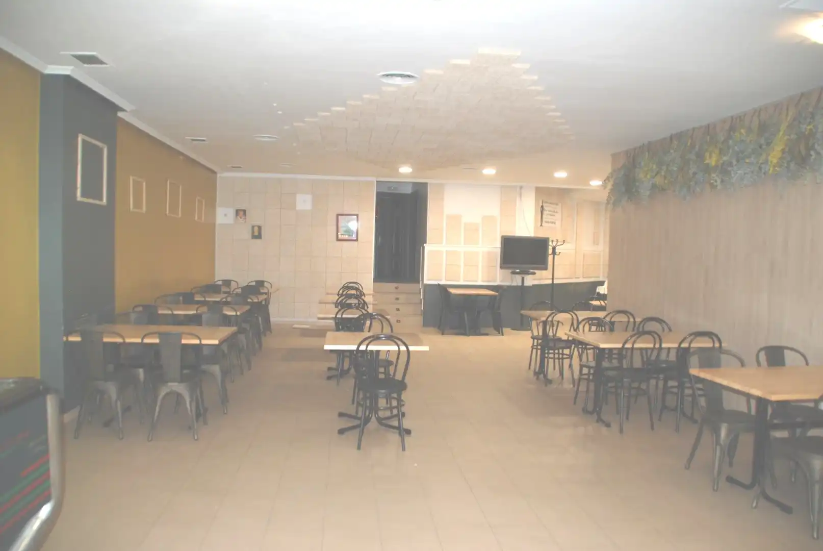 Local comercial en venda a Monzón, imagen 6