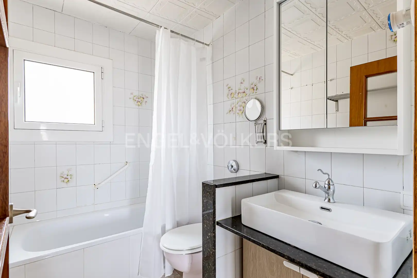 Bathroom of Flat for rent in Castelldefels  with Air Conditioner, Heating and Private garden
