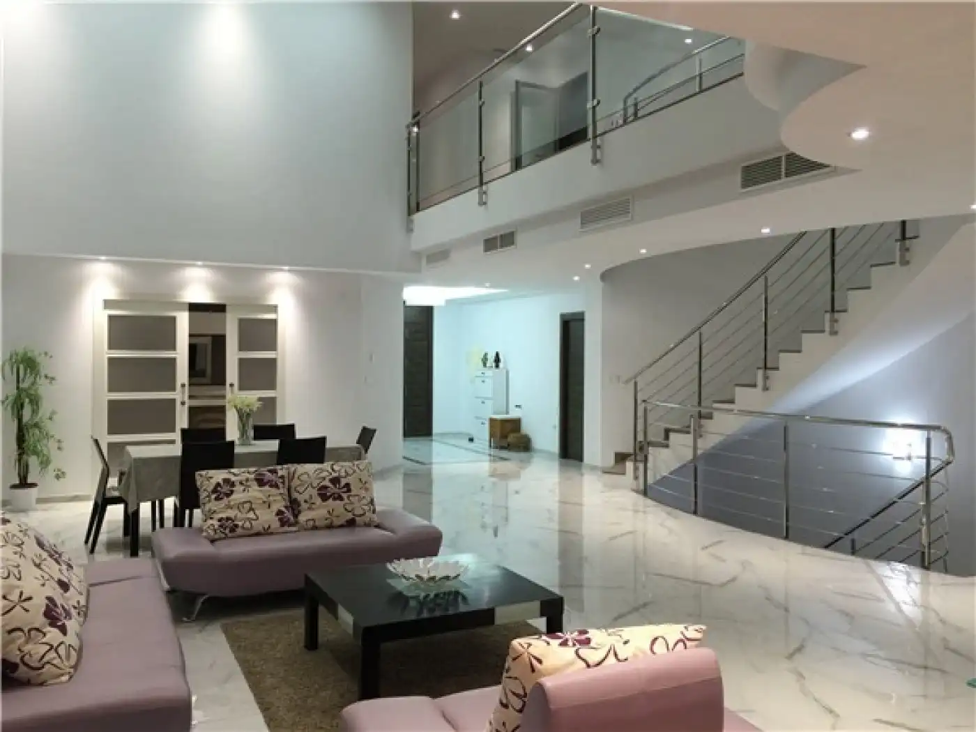 Sala d'estar de Casa o xalet en venda en Elche / Elx amb Aire condicionat, Calefacció i Jardí privat