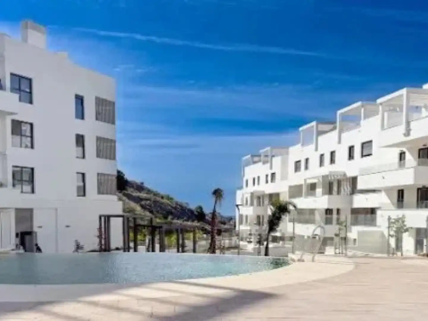 Vista exterior de Piso de alquiler en Málaga con Aire acondicionado, Terraza y Piscina