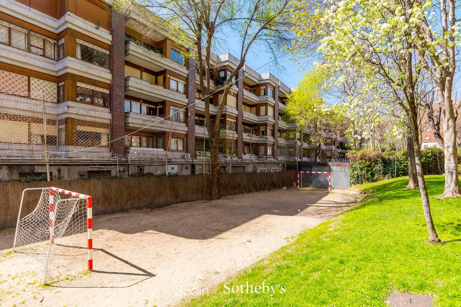 Vista exterior de Apartament en venda en Madrid amb Aire condicionat, Calefacció i Terrassa
