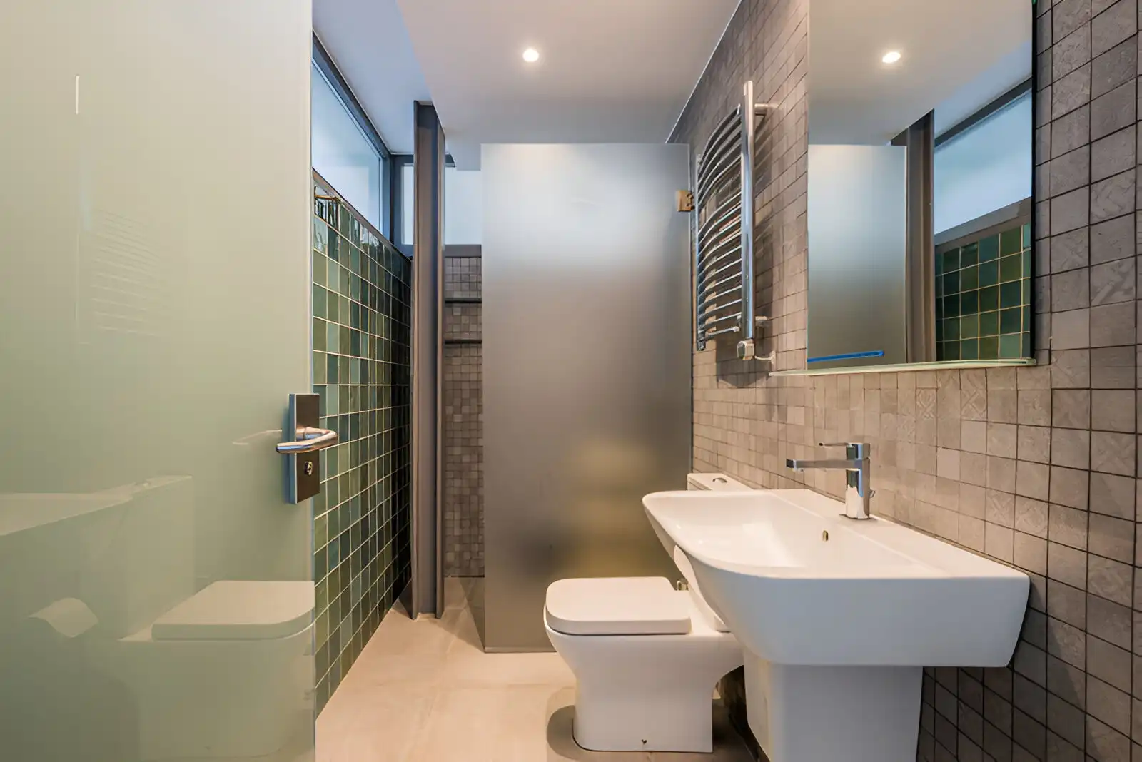 Bathroom of Houses for sale in Torremolinos  with Air Conditioner, Private garden and Terrace