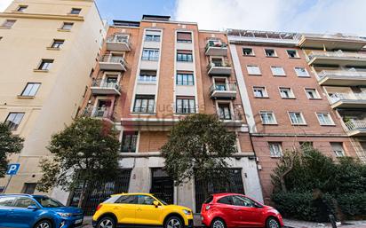 Exterior view of Flat for sale in  Madrid Capital  with Air Conditioner and Terrace