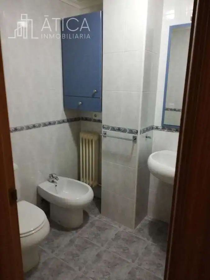 Bathroom of Flat for rent in Salamanca  with Heating, Furnished and Community pool