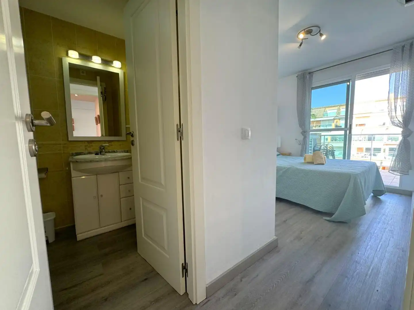 Dormitori de Apartament en venda en Dénia amb Aire condicionat, Jardí privat i Terrassa