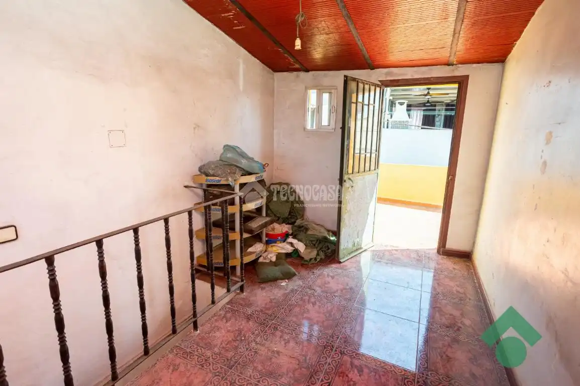 Casa adosada en venda en Algeciras amb Terrassa