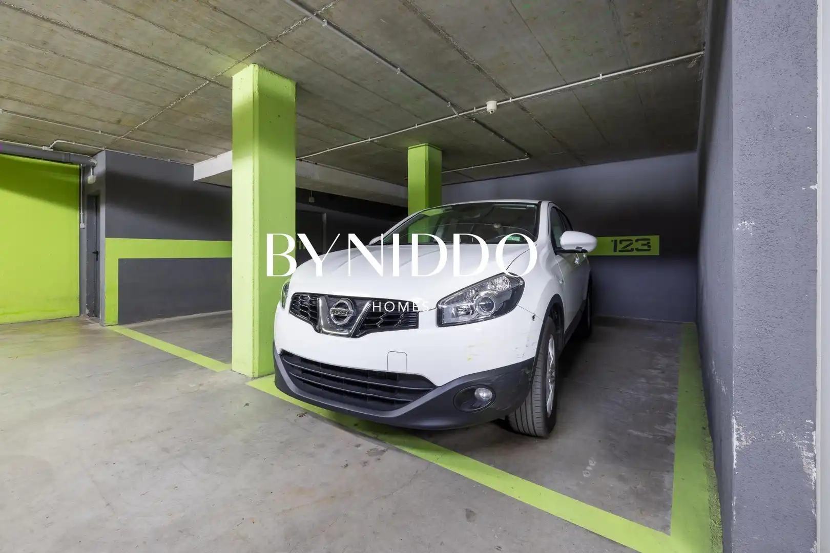 Parking of Flat for sale in Sant Cugat del Vallès  with Air Conditioner, Heating and Private garden
