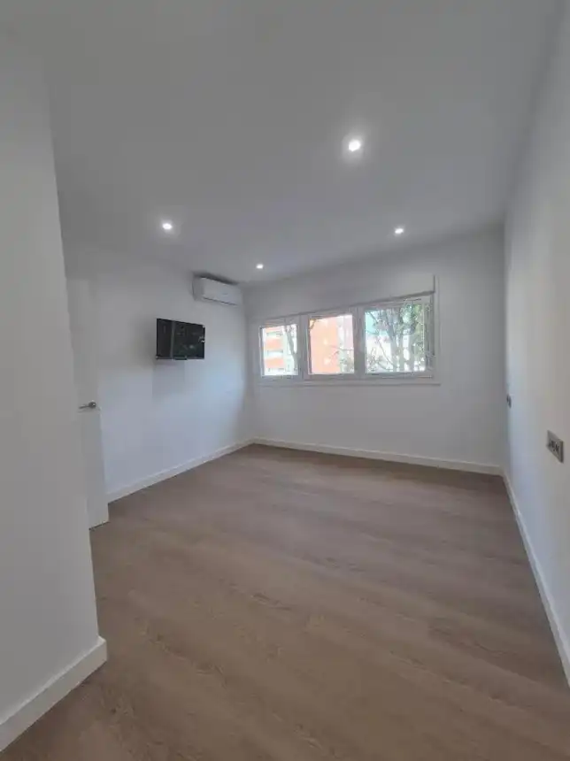 Habitación de Piso de alquiler en Torremolinos con Aire acondicionado, Terraza y Amueblado