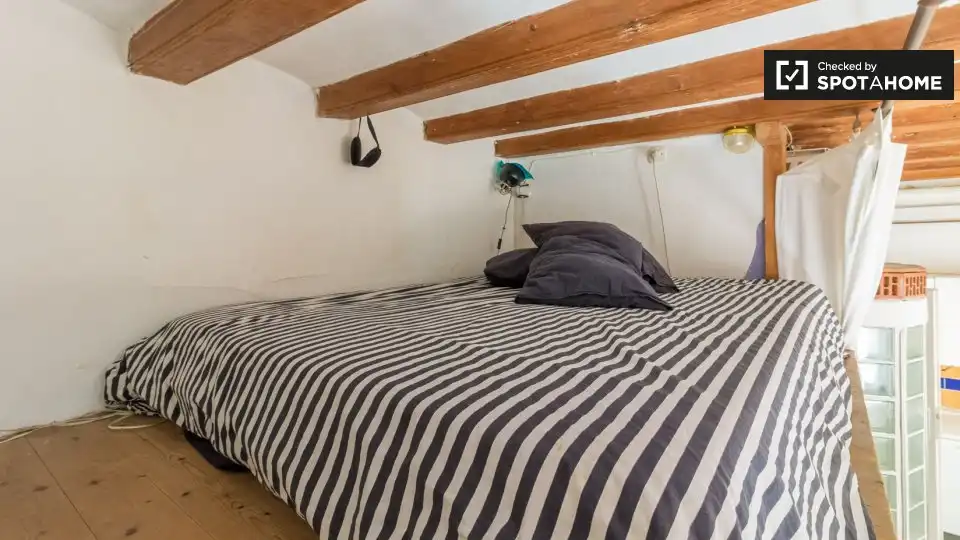 Piso con terraza en alquiler en Ciutat Vella, imagen 4