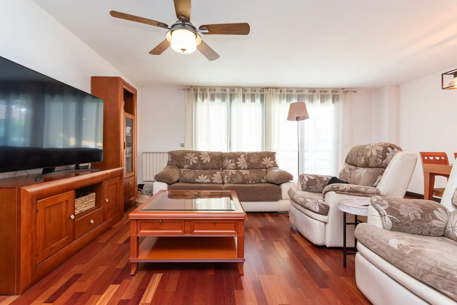 Living room of Detached homes for sale in Fuenlabrada  with Air Conditioner, Heating and Storage room