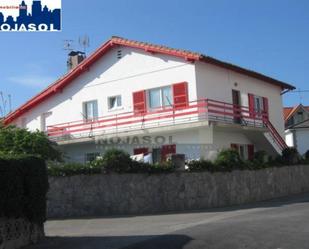 Vista exterior de Casa o xalet en venda en Noja amb Terrassa