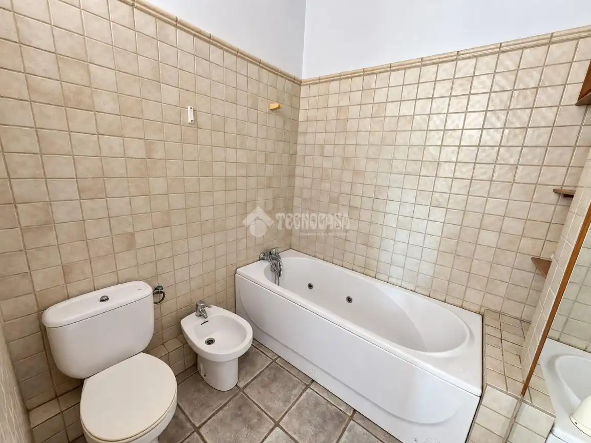 Baño de Piso en venta en Murcia con Calefacción y Terraza