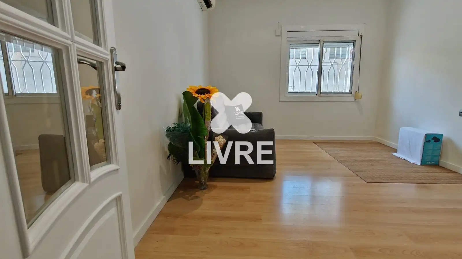 Sala de estar de Piso en venta en Sant Boi de Llobregat con Aire acondicionado, Parquet y Horno