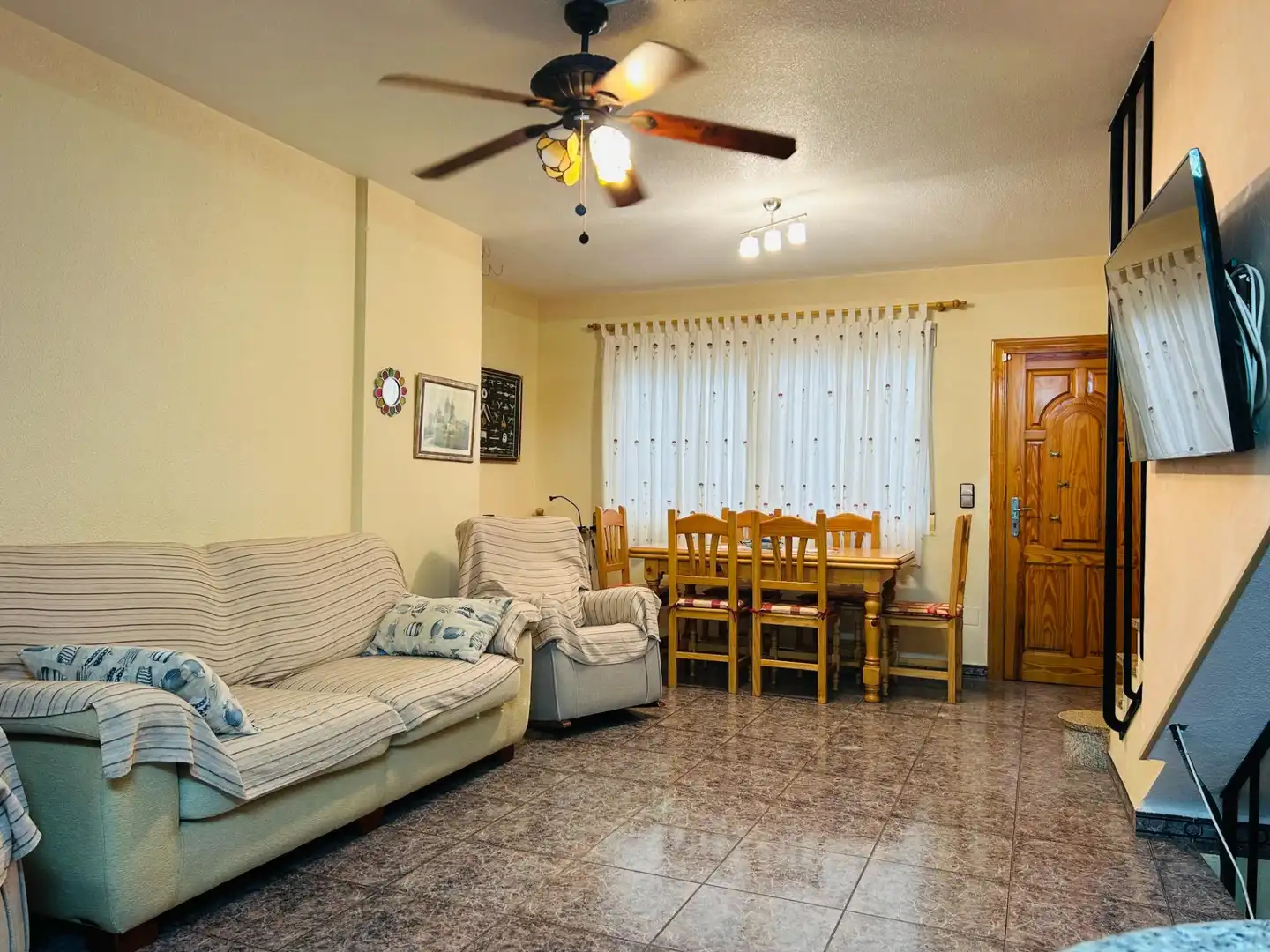 Sala d'estar de Casa o xalet en venda en Los Alcázares amb Aire condicionat, Terrassa i Moblat