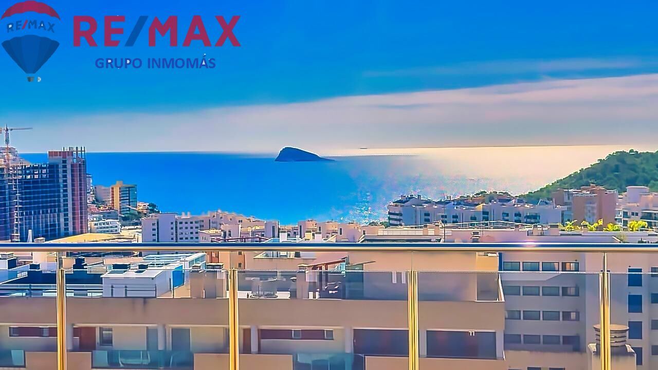 Vista exterior de Àtic en venda en Villajoyosa / La Vila Joiosa amb Aire condicionat, Calefacció i Terrassa