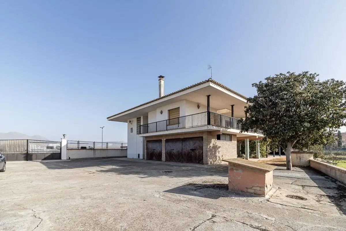 Vista exterior de Finca rústica en venda en Santa Fe amb Calefacció, Jardí privat i Terrassa