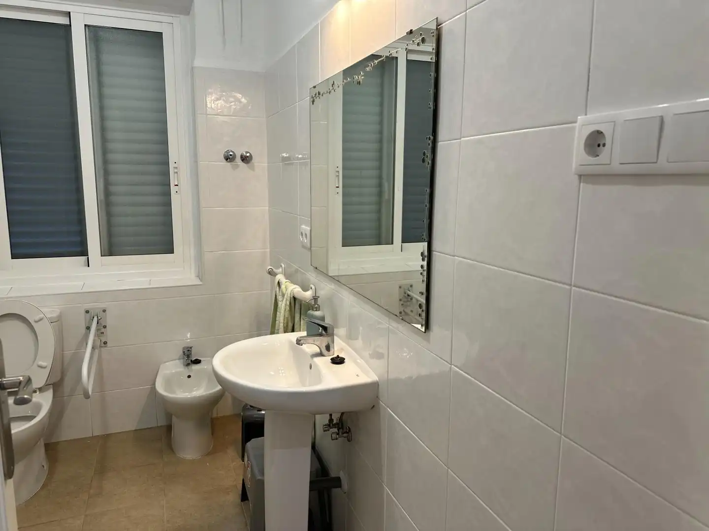 Badezimmer von Wohnung zur Miete in Murcia mit Möbliert