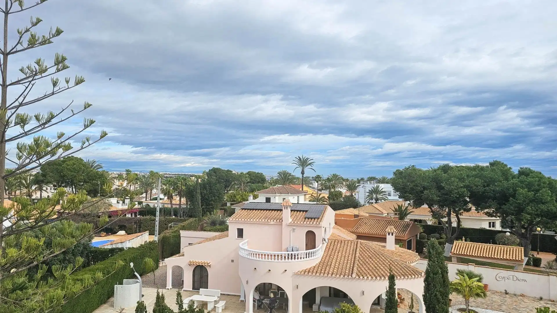 Vista exterior de Casa o xalet en venda en Orihuela amb Calefacció, Jardí privat i Terrassa